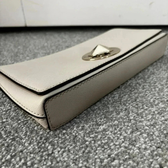 Kate Spade turn lock clutch - Picture 5 of 7
